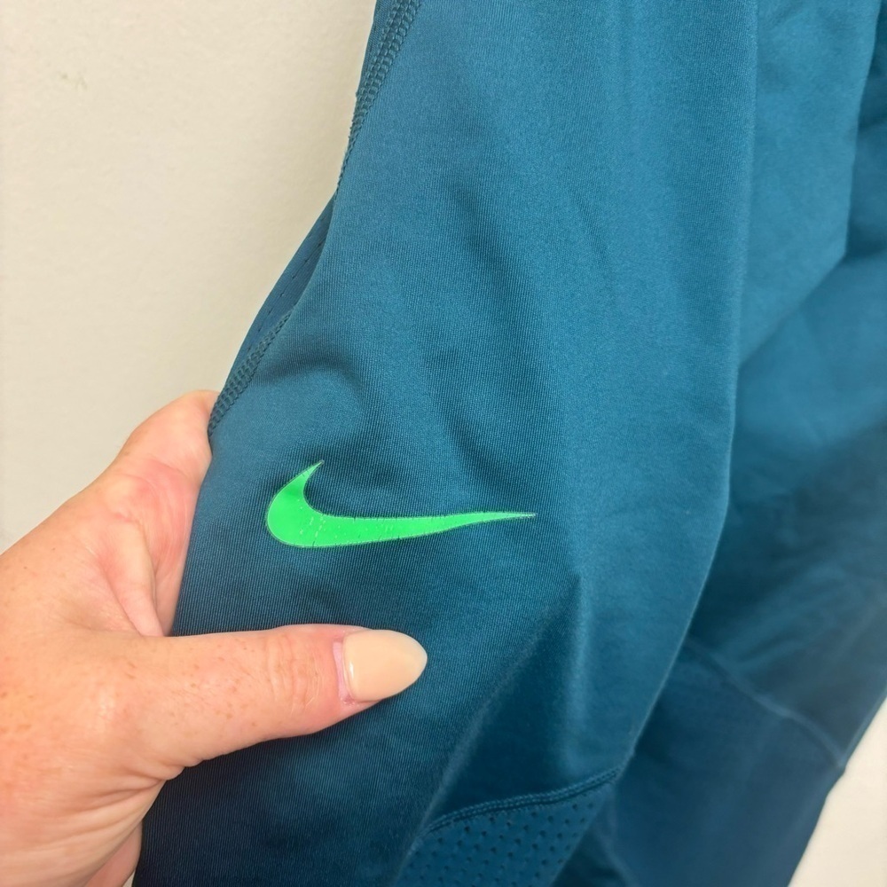 Nike Pro Hyper Cool Compression Pants - Picture 8 of 11